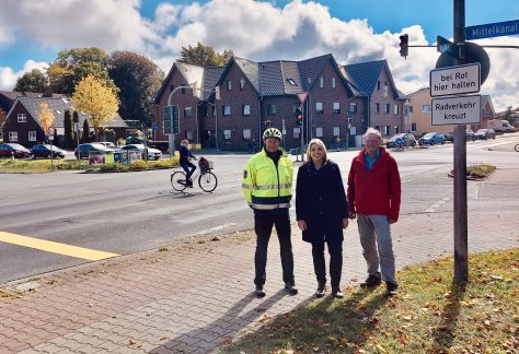 Neue Haltelinie an der Kreuzung Mittelkanal/ Flachsmeerstraße in Papenburg soll die Situation für Verkehrsteilnehmer verbessern