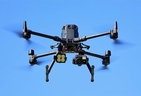 Mit Hubschrauber und Drohnen: Polizei sucht zwei Täter nach Spielothek-Einbruch in Dörpen